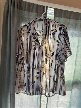 Laura Scott White Floral & Black Stripe Button-Down Shirt
